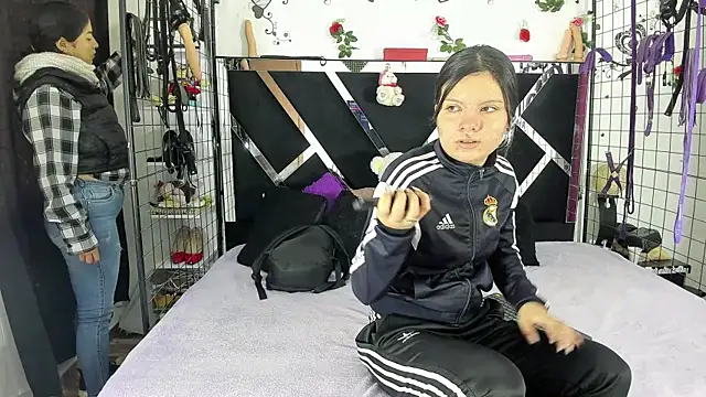 thedream girls online show from December 4, 2025, 12:15 pm