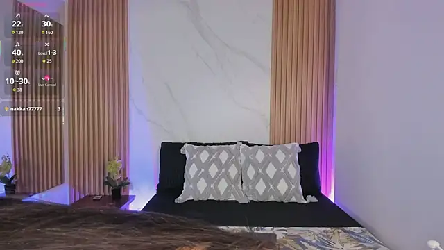 Julia Martinez  online show from March 12, 2026, 11:36 am