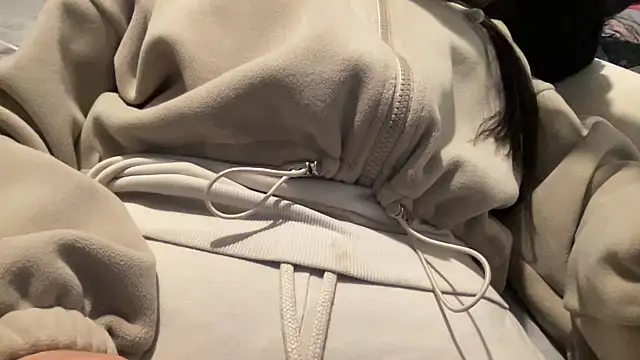 BrunetteBarbieUK online show from December 16, 2024, 1:32 pm