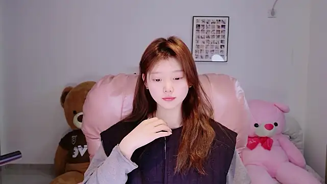 yangyang-1115 online show from March 12, 2026, 4:18 am