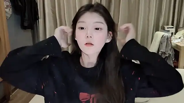 yangyang-1115 online show from March 8, 2025, 3:56 pm