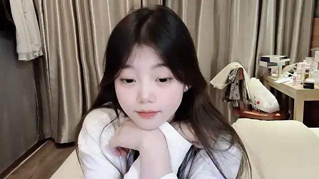 yangyang-1115 online show from March 5, 2025, 10:22 am