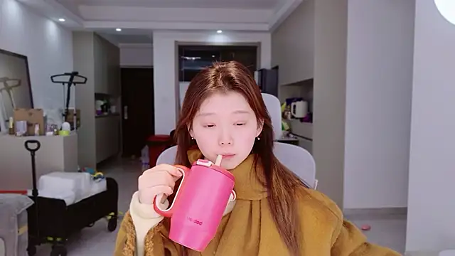 yangyang-1115 online show from December 22, 2025, 4:12 am