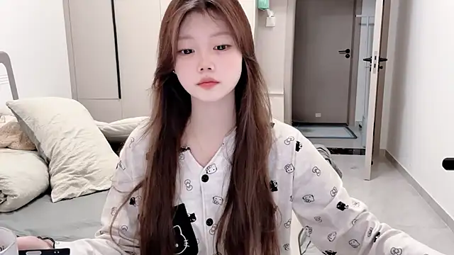 yangyang-1115 online show from September 27, 2025, 4:29 am