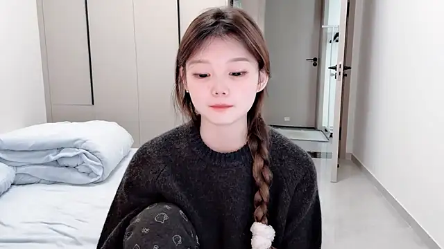 yangyang-1115 online show from November 2, 2025, 4:28 am