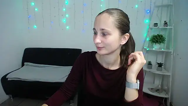 MichelLeee online show from November 6, 2025, 12:09 pm