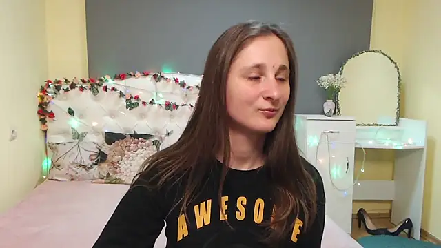 MichelLeee online show from March 13, 2026, 12:10 pm