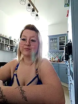 Lillyloo  online show from March 10, 2025, 11:23 am