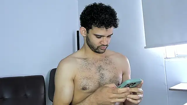 andrewChris  online show from November 11, 2025, 3:07 pm