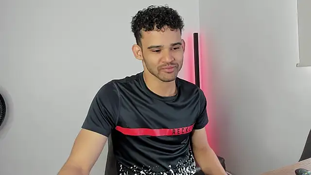 andrewChris  online show from September 18, 2025, 4:21 pm