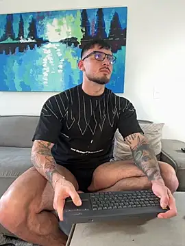 DimitriSullivan  online show from September 26, 2025, 9:10 pm