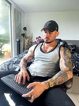 Snapshot of DimitriSullivan_ chatting on January 16, 2026, 1:48 pm DimitriSullivan online show from January 16, 2026, 1:48 pm