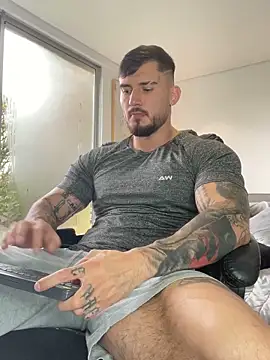 Snapshot of DimitriSullivan_ chatting on February 4, 2026, 1:06 pm DimitriSullivan online show from February 4, 2026, 1:06 pm