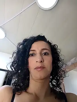 AriannaRussell  online show from March 10, 2026, 1:04 pm