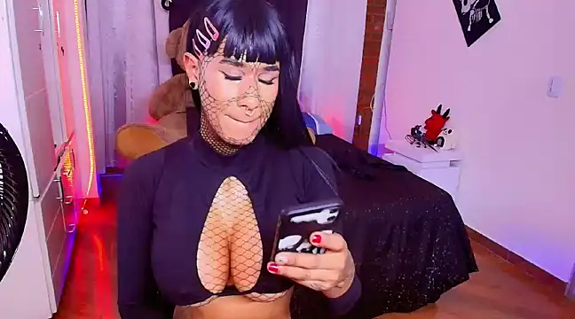 Snapshot of xl_dakotadom chatting on December 17, 2024, 10:32 pm xl dakotadom online show from December 17, 2024, 10:32 pm