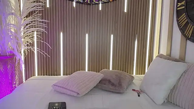 Aniie Doll online show from October 17, 2025, 8:21 pm