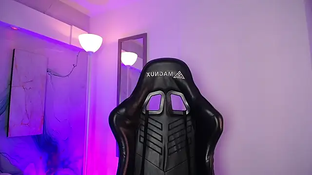 Aniie Doll online show from March 26, 2026, 8:29 pm