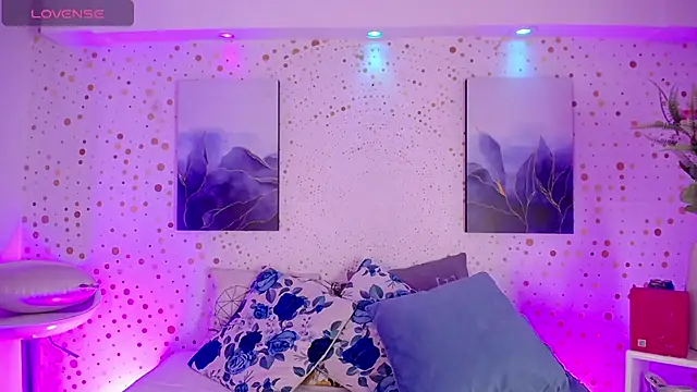 Aniie Doll online show from February 12, 2026, 8:19 pm