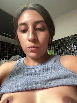 Snapshot of bigasssweet_2 chatting on March 8, 2025, 9:18 pm bigasssweet 2 online show from March 8, 2025, 9:18 pm