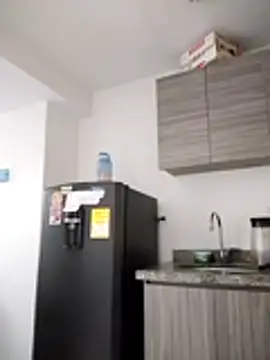 nicolle milf1978 online show from April 10, 2026, 12:01 pm