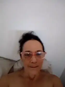nicolle milf1978 online show from May 12, 2026, 12:55 pm