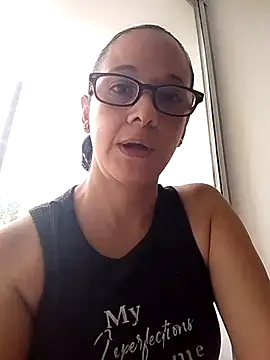 nicolle milf1978 online show from April 9, 2026, 11:27 am