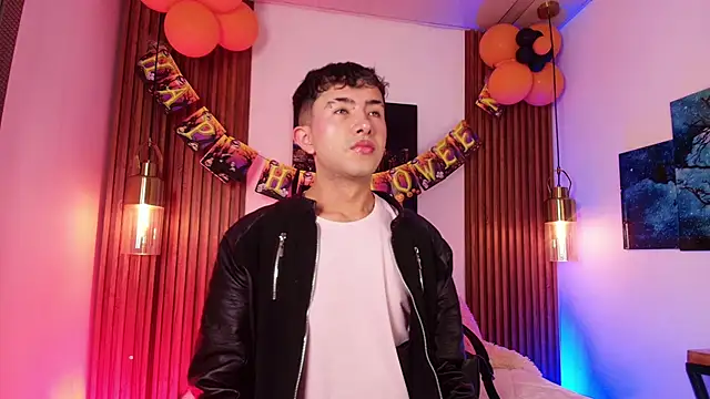 Noah Xitruxx online show from October 26, 2025, 2:45 am