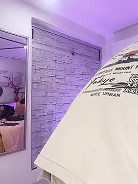 Noah Xitruxx online show from October 17, 2025, 3:21 am