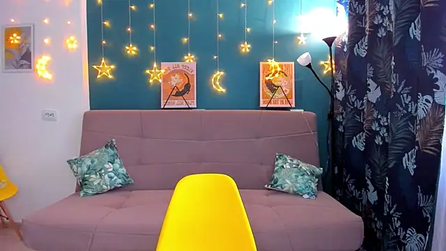 Snapshot of Xloe_Queen chatting on January 14, 2025, 8:09 am Xloe Queen online show from January 14, 2025, 8:09 am