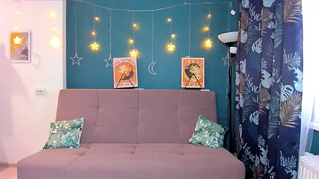 Snapshot of Xloe_Queen chatting on December 13, 2024, 7:25 am Xloe Queen online show from December 13, 2024, 7:25 am