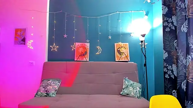 Snapshot of Xloe_Queen chatting on February 15, 2025, 7:27 am Xloe Queen online show from February 15, 2025, 7:27 am