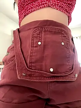 Morguisssz online show from November 12, 2025, 4:33 pm