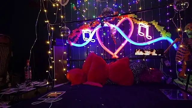 Snapshot of anonymouszN chatting on February 12, 2026, 9:47 pm anonymouszN online show from February 12, 2026, 9:47 pm