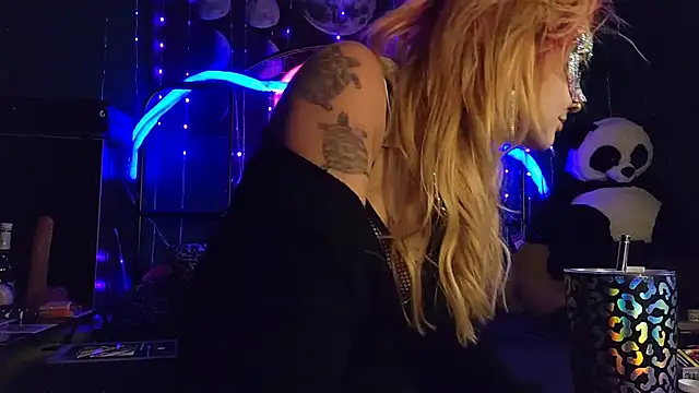 anonymouszN online show from October 30, 2025, 9:33 pm