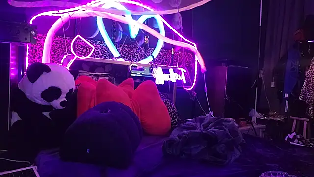 anonymouszN online show from March 1, 2025, 9:48 pm