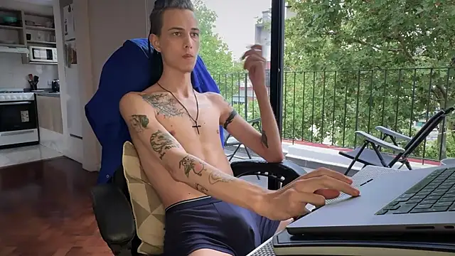 Snapshot of Den_BlueXx chatting on February 15, 2026, 9:58 pm Den BlueXx online show from February 15, 2026, 9:58 pm