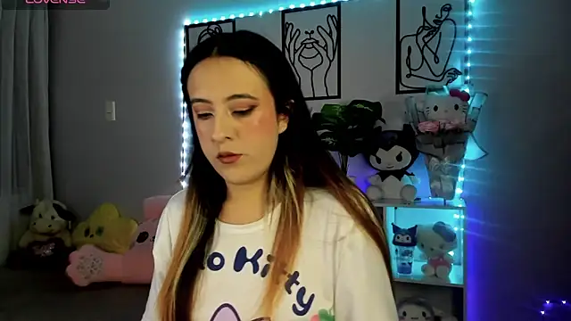 Snapshot of SarahXRusso chatting on March 31, 2026, 12:45 am SarahXRusso online show from March 31, 2026, 12:45 am