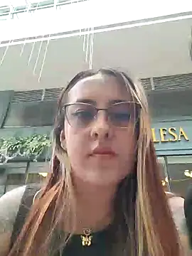 Snapshot of SarahXRusso chatting on December 13, 2024, 8:37 pm SarahXRusso online show from December 13, 2024, 8:37 pm