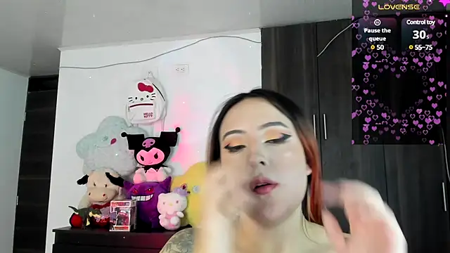 Snapshot of SarahXRusso chatting on March 4, 2025, 12:18 am SarahXRusso online show from March 4, 2025, 12:18 am