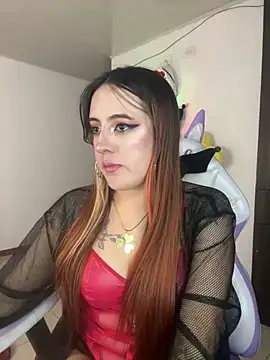 Snapshot of SarahXRusso chatting on March 6, 2025, 3:35 am SarahXRusso online show from March 6, 2025, 3:35 am