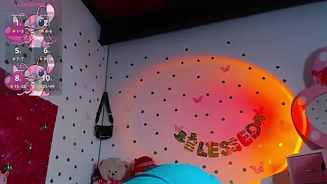 1Ashley  online show from March 18, 2025, 2:40 am