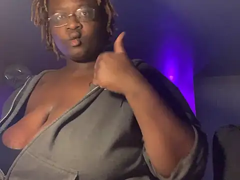 BigKittyRaven online show from February 26, 2025, 4:52 am