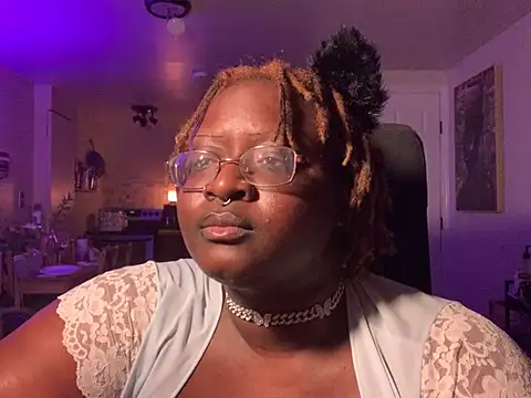 BigKittyRaven online show from December 10, 2024, 4:56 am