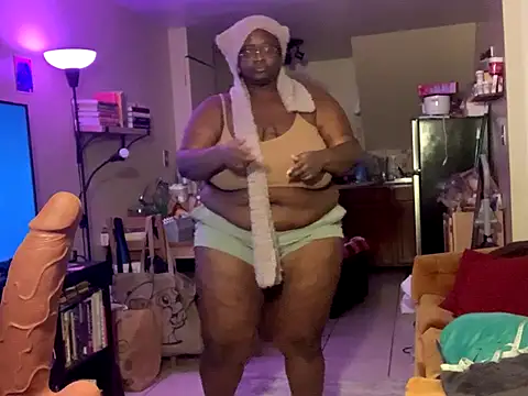 BigKittyRaven online show from December 8, 2024, 7:05 am