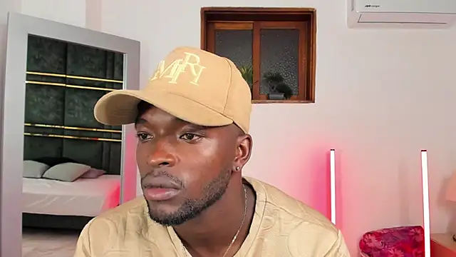 Snapshot of Dylan_Taylor chatting on February 7, 2026, 3:14 am Dylan Taylor online show from February 7, 2026, 3:14 am