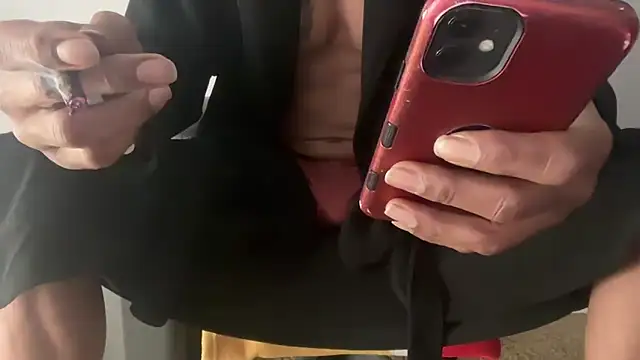 Snapshot of skarfosbabes69 chatting on February 12, 2026, 11:21 am skarfosbabes69 online show from February 12, 2026, 11:21 am