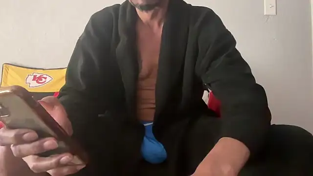 Snapshot of skarfosbabes69 chatting on February 3, 2026, 8:36 pm skarfosbabes69 online show from February 3, 2026, 8:36 pm