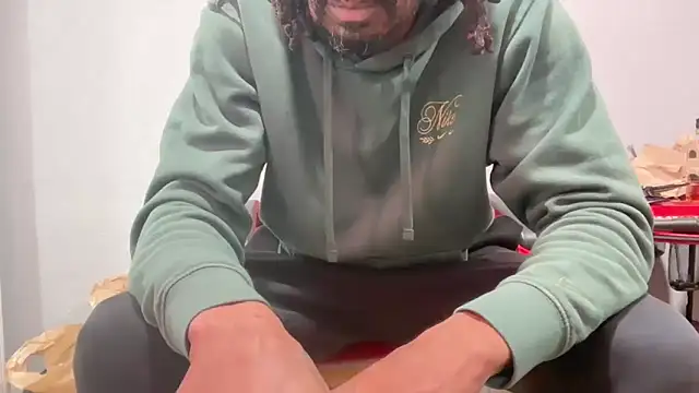 Snapshot of skarfosbabes69 chatting on March 1, 2026, 8:31 pm skarfosbabes69 online show from March 1, 2026, 8:31 pm