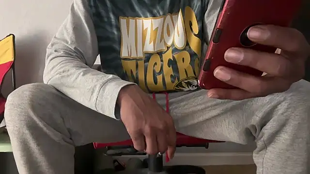 Snapshot of skarfosbabes69 chatting on February 1, 2026, 9:07 am skarfosbabes69 online show from February 1, 2026, 9:07 am