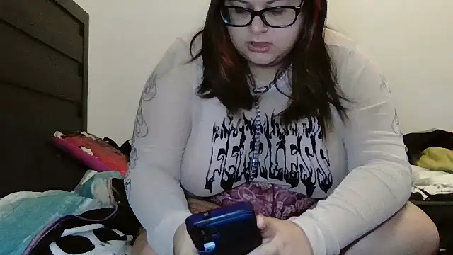 Snapshot of HoneyBear19 chatting on November 24, 2025, 3:23 pm HoneyBear19 online show from November 24, 2025, 3:23 pm